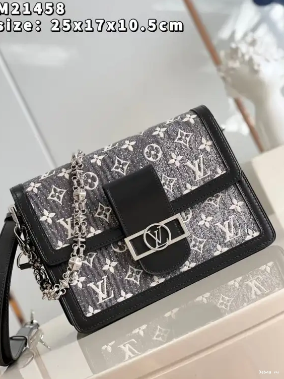 MM VUITTON LOUIS DAUPHINE 0617